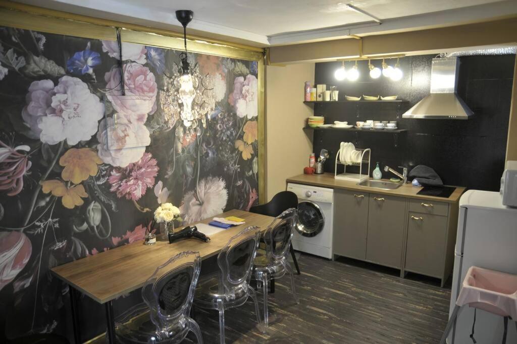Private In Center Of Apartment Seoul