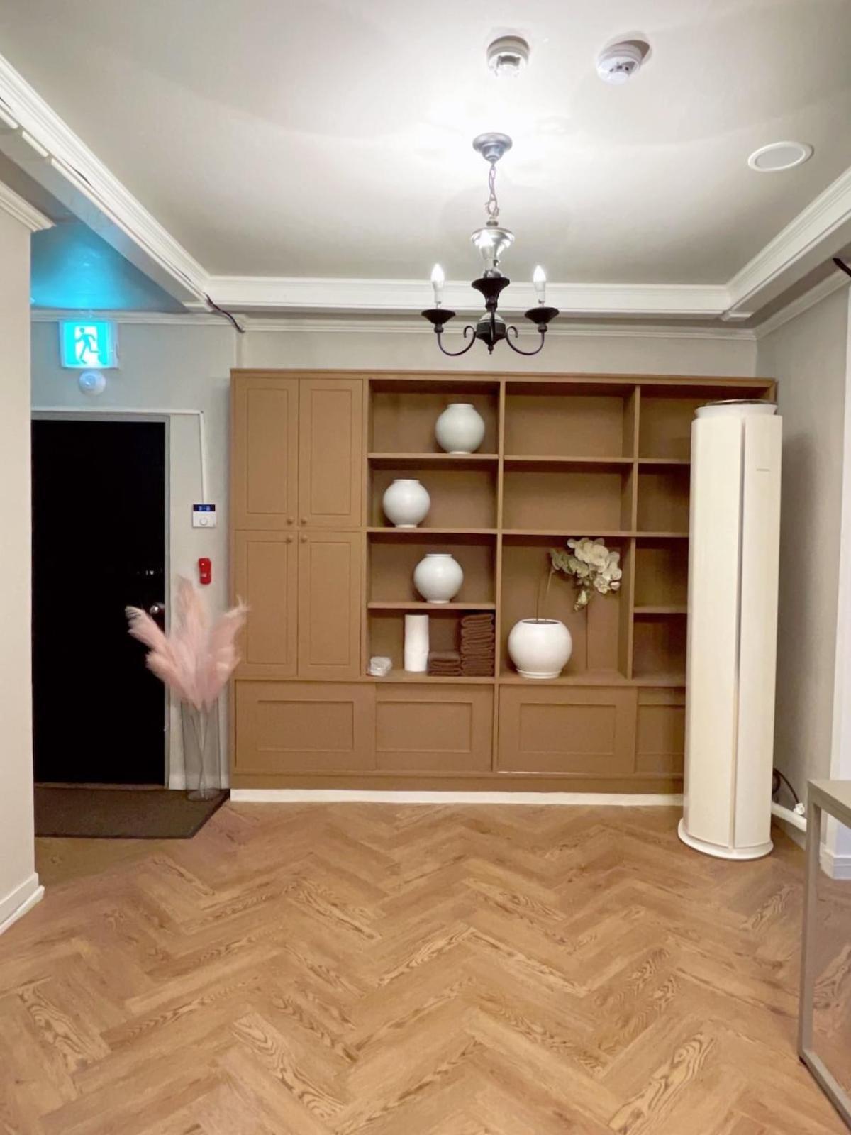 Private In Center Of Apartment